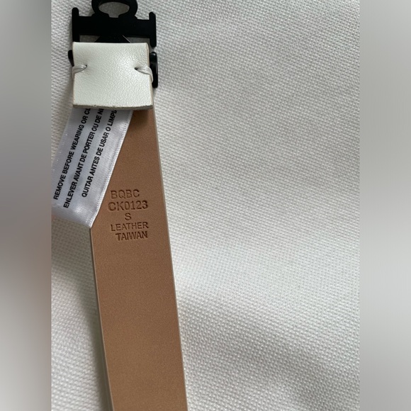 Calvin Klein - White Leather Belt - size Small - Picture 5 of 5